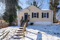 Building Photo - COVEDALE - Adorable 3 bed 1 bath cape cod