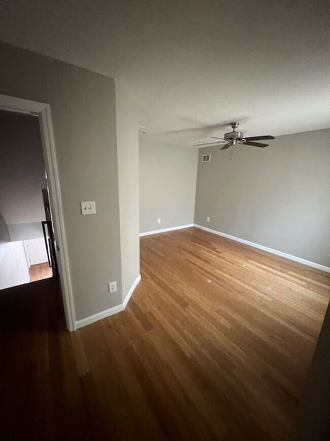 Building Photo - Stunning 3BD / 3BA Home with Rooftop Deck & Private Backyard — Ready to Call Home!