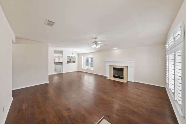 Building Photo - Gated Community - Resort Amenities