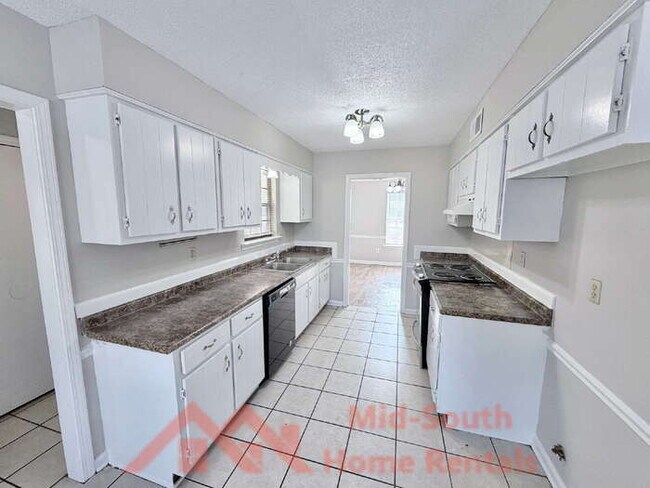 Building Photo - 7288 Hollorn Ln