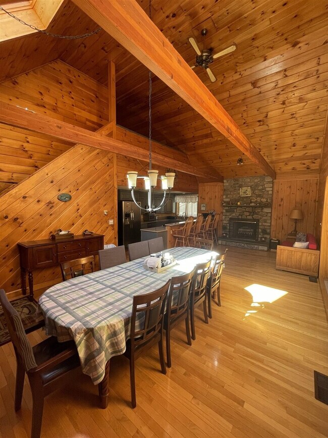 Building Photo - 6 Deer Cir