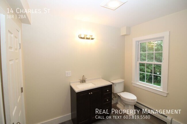 Building Photo - Spacious Large 3-BD apartment located in t...