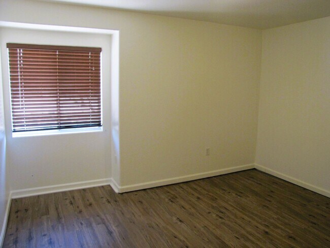 Building Photo - 3BR/2BA/2CG, 1519 sq.ft on half acre in Huachuca City, AZ
