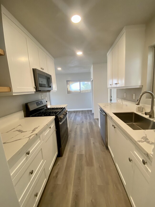Building Photo - 8821 Greenbrook Way