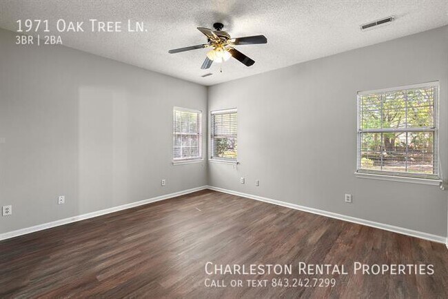 Building Photo - 1971 Oak Tree Ln