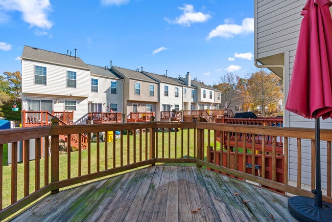 Building Photo - 8211 Water Lily Way