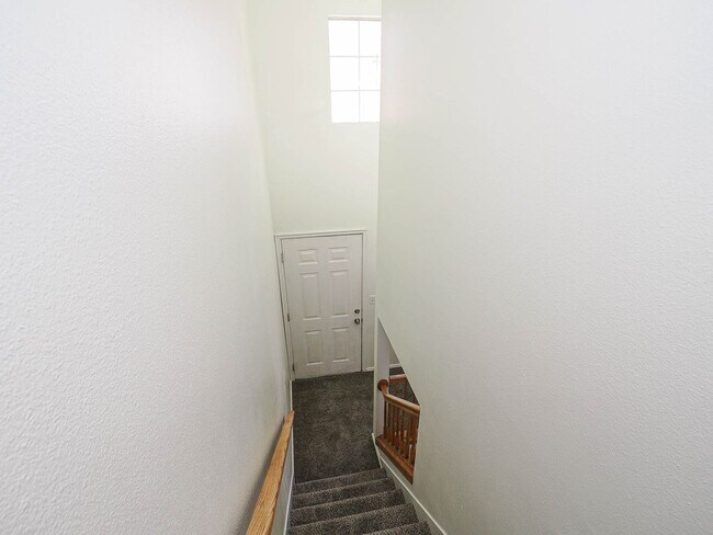 Building Photo - RES_LI_1683