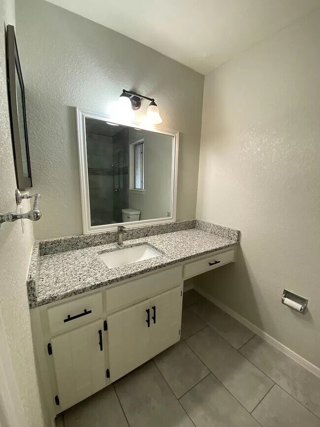 Building Photo - 10801 Havenrock Dr