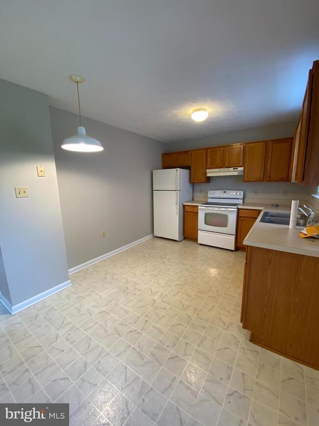Primary Photo - 315 Stratford Dr