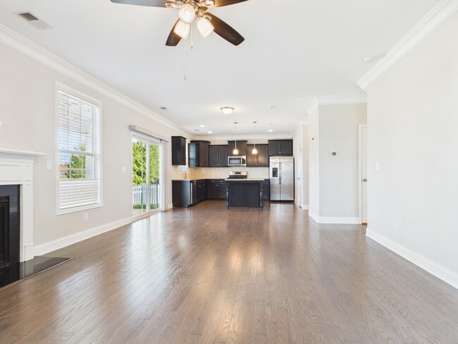 Building Photo - 8810 Douglas Palace Ct