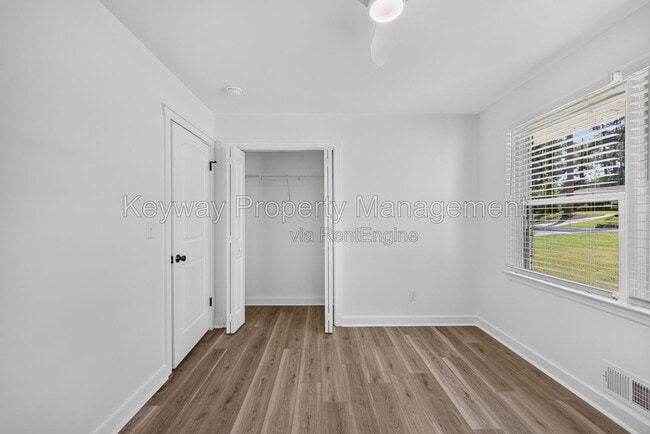 Building Photo - 3007 Stratford Dr