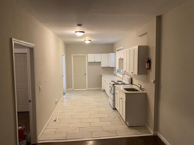 Building Photo - 152 S 10th St