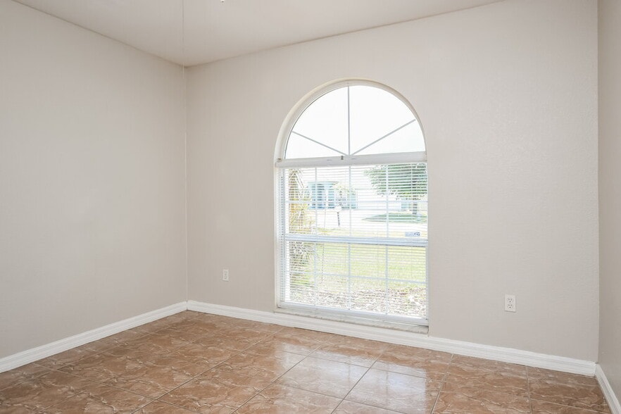 Building Photo - 711 Pelican Ct