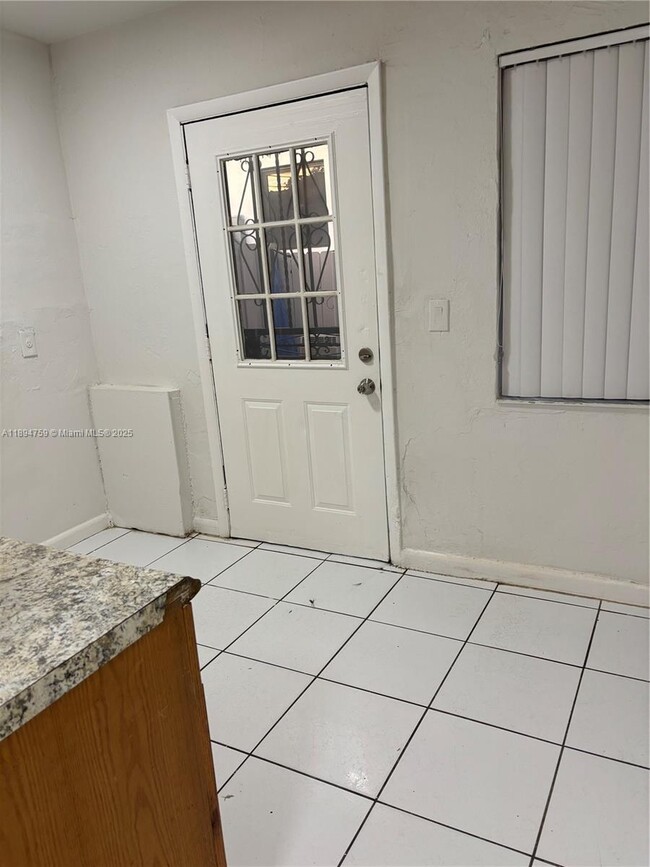 Building Photo - 2070 Washington Ave