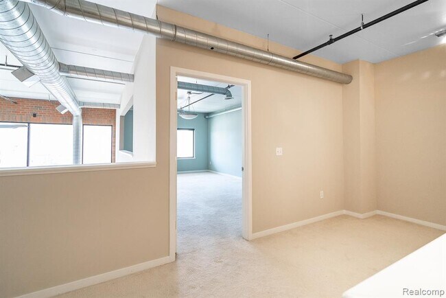 Building Photo - 204 S Troy St