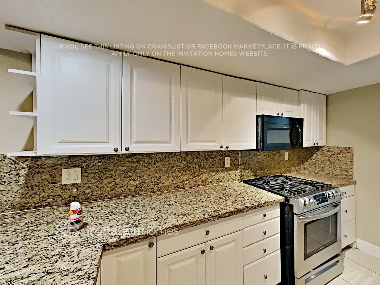 Building Photo - 1621 NE 56th St