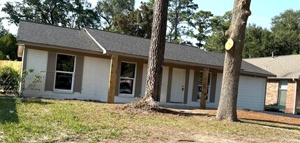 Building Photo - 1407 W Donovan St