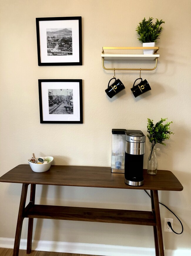 Dining room - 210 E 3rd Ave