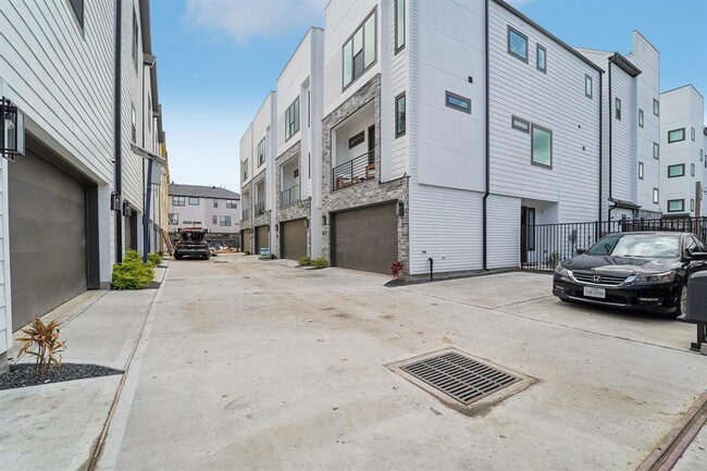 Building Photo - 2623 Jackson St