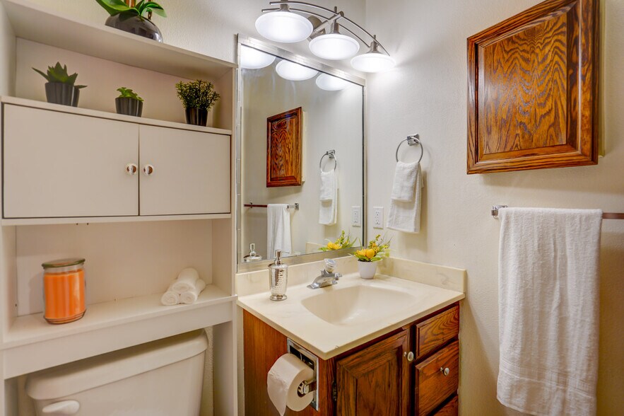 Photos are of mirror unit in the same building. Exact finishes may be different. - 42 Park Heights Court