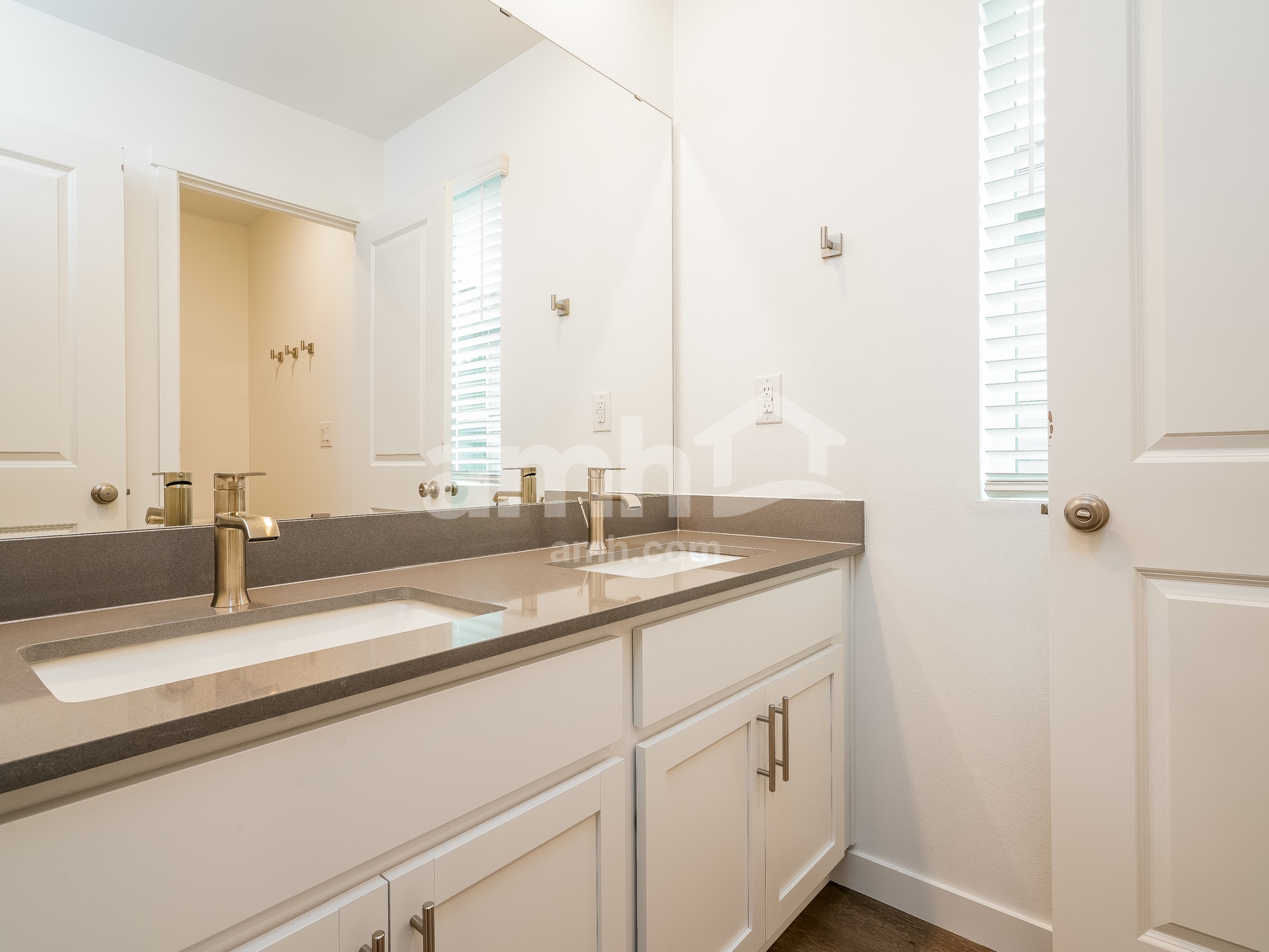 Building Photo - 5004 Washington St SE