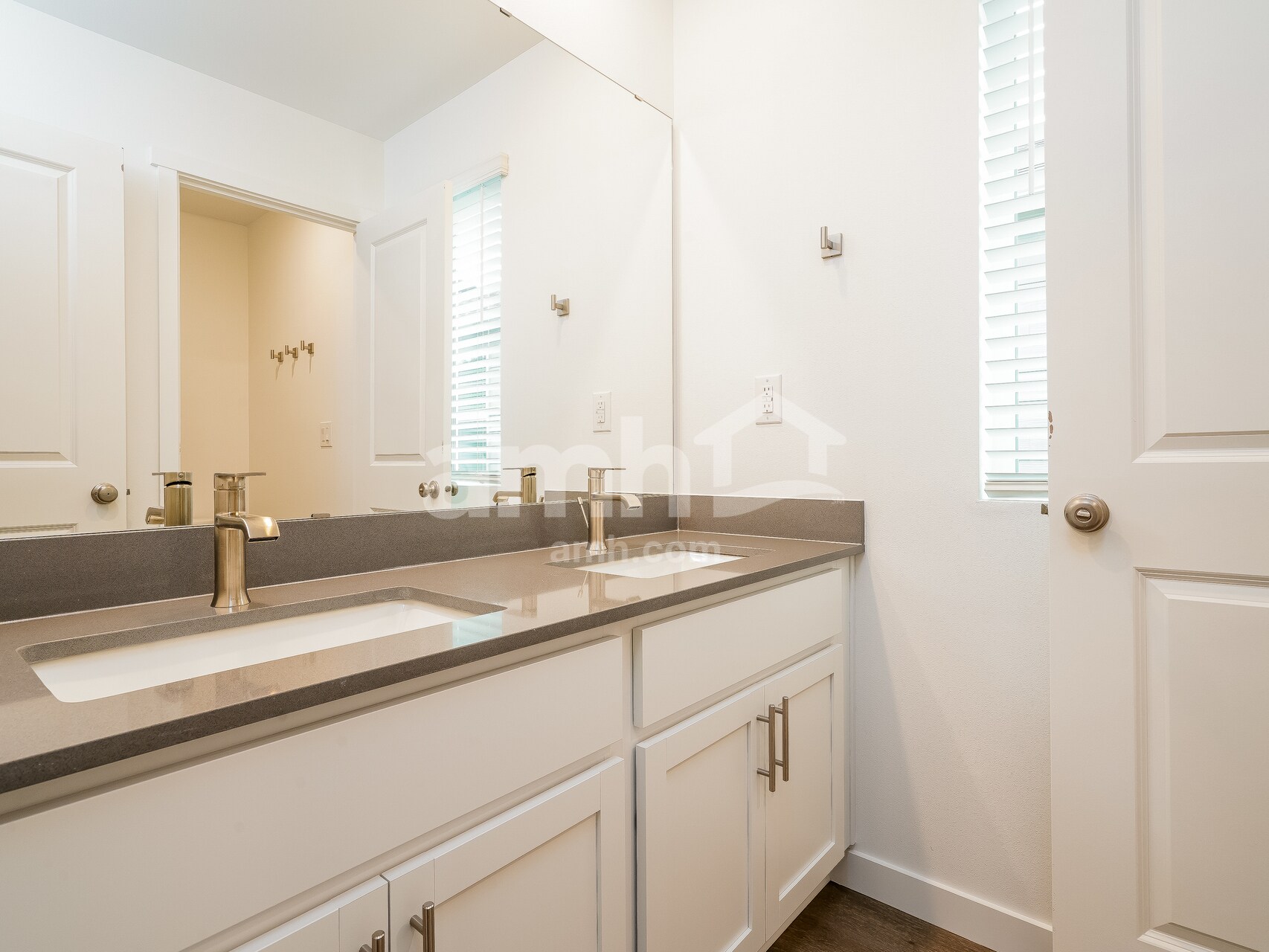 Building Photo - 8946 50th Ave SE