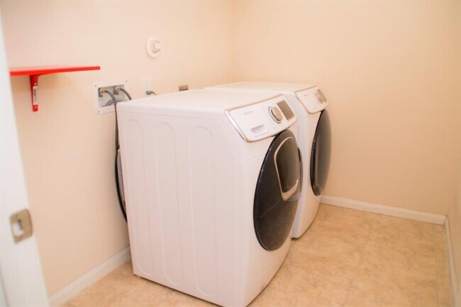 Building Photo - 18115 Fernwood Bend Dr