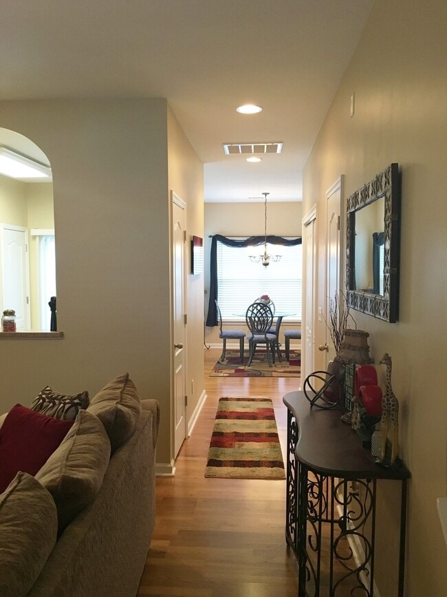 Building Photo - Greer 3BD/2.5BA, 1332 SF