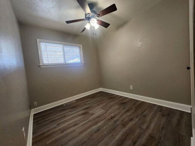 Building Photo - Modern 3-Bed, 1-Bath Apartment – Renovated...