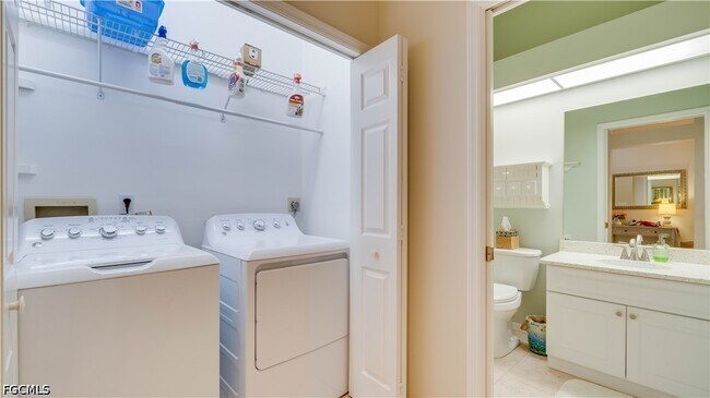 Building Photo - 12774 Devonshire Lakes Cir