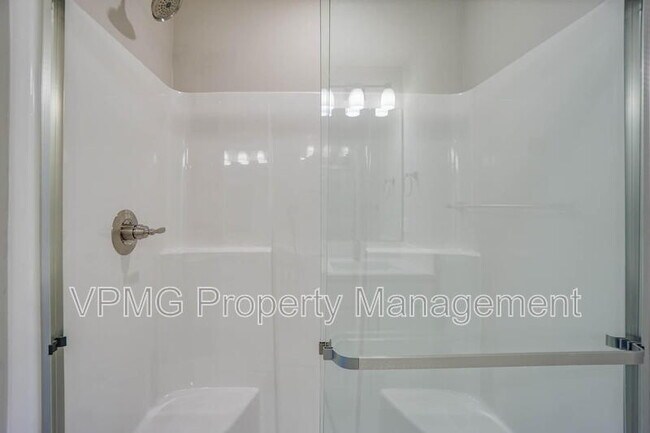 Building Photo - 2347 E Otter Lp