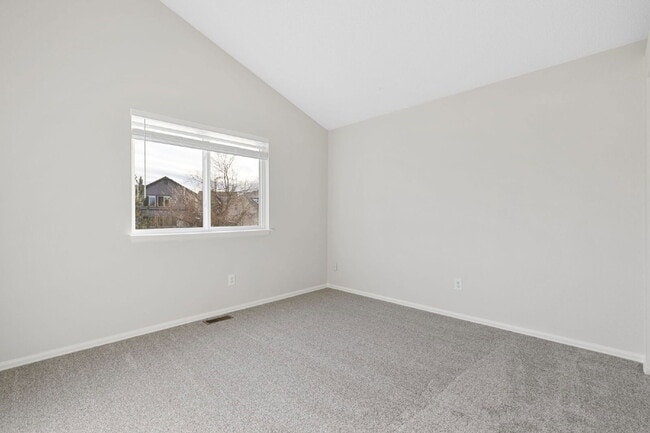 Building Photo - 7875 Montarbor Dr