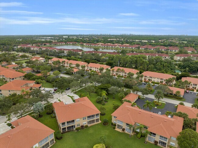 Building Photo - ***ANNUAL UNFURNISHED***NOW AVAILABLE***NO...