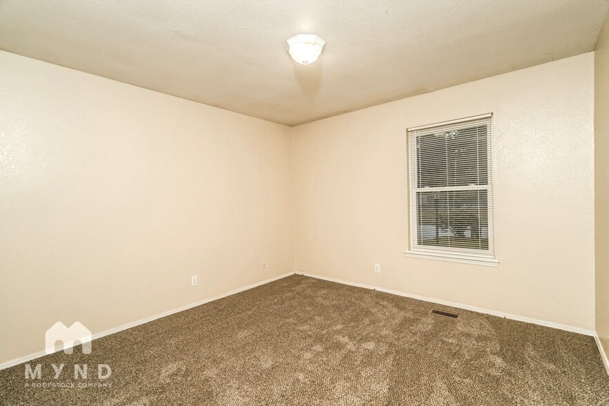 Building Photo - 4417 W Toledo St