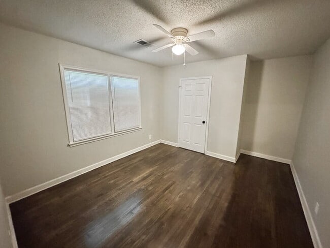 Building Photo - 2929 Bede Rd