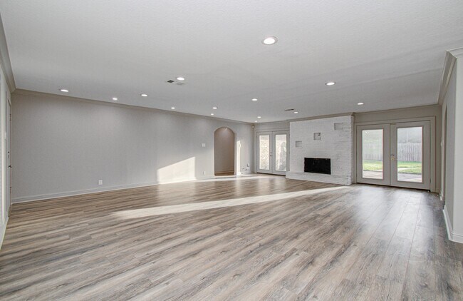 Building Photo - 1801 Benbow Wy
