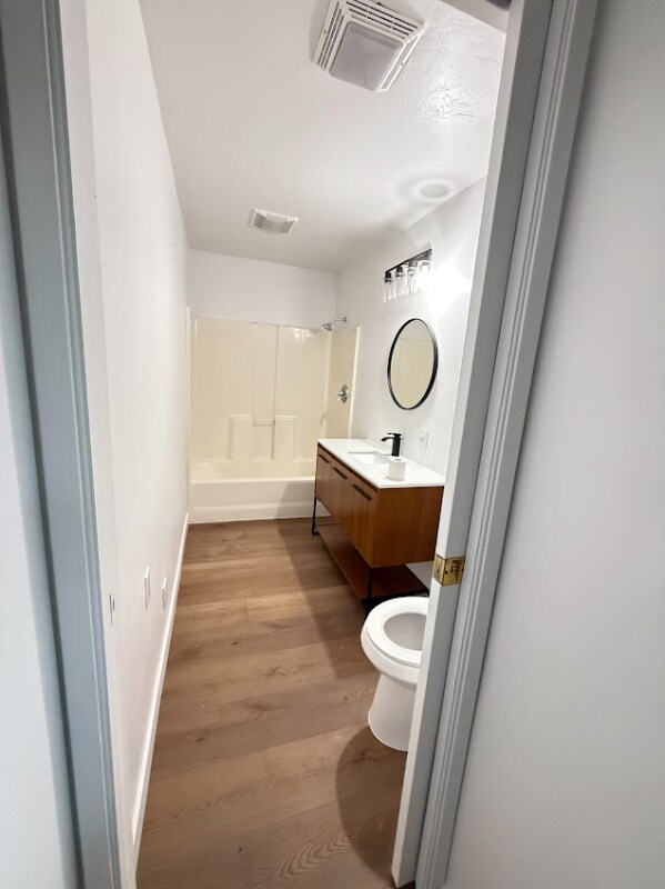 Building Photo - 8927 Delrose Ave