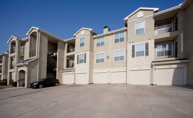 Building Photo - 2 bedroom in Houston TX 77064