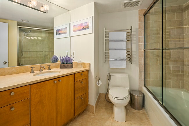 Building Photo - 3 Washington Cir NW