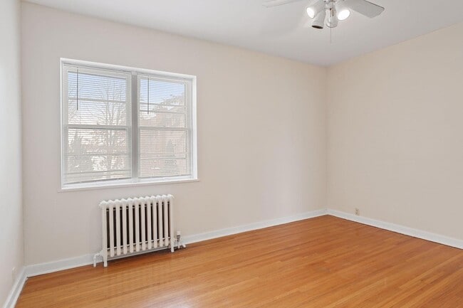 Building Photo - 3136 W Bde Maka Ska Blvd