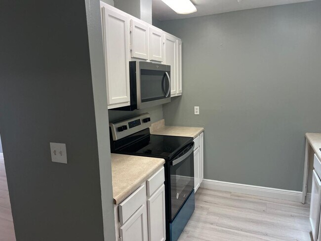 Building Photo - 4123 Spitfire Ave