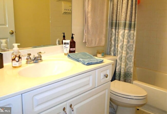 Building Photo - 2009 Willow Glen Ct