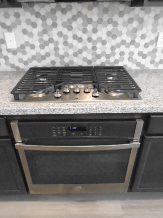 Building Photo - NEWER HOME IN LINCOLN OFF TWELVE BRIDGES!!