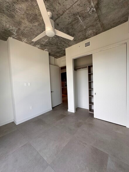 Building Photo - 142 NW 31st St