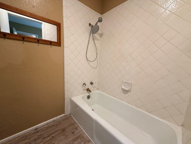 Building Photo - 2327 33rd St