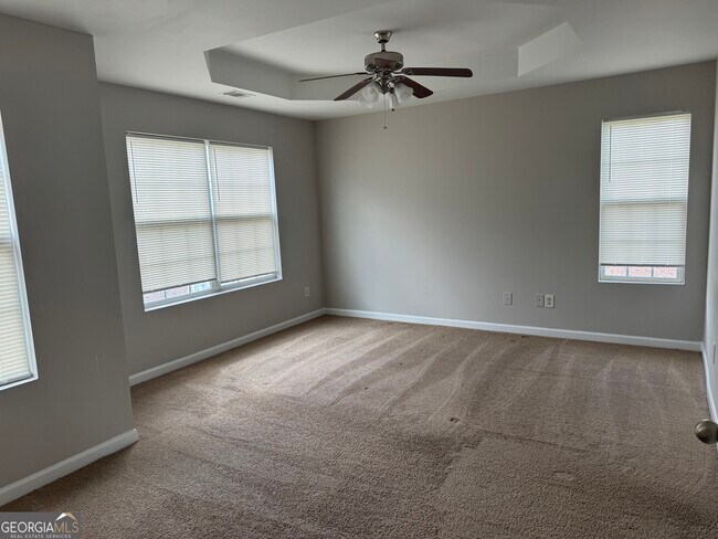 Building Photo - 262 Village Dr