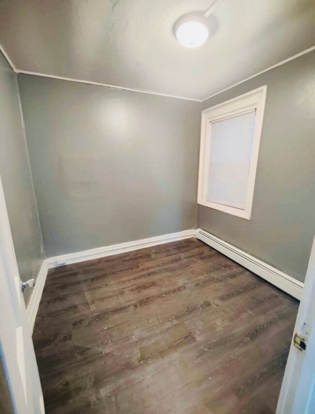 Building Photo - 50 Ontario St