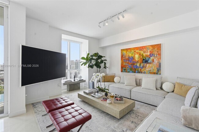 Building Photo - 601 NE 27th St