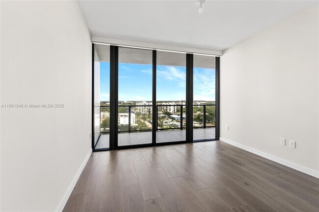 Building Photo - 1116 N Ocean Blvd