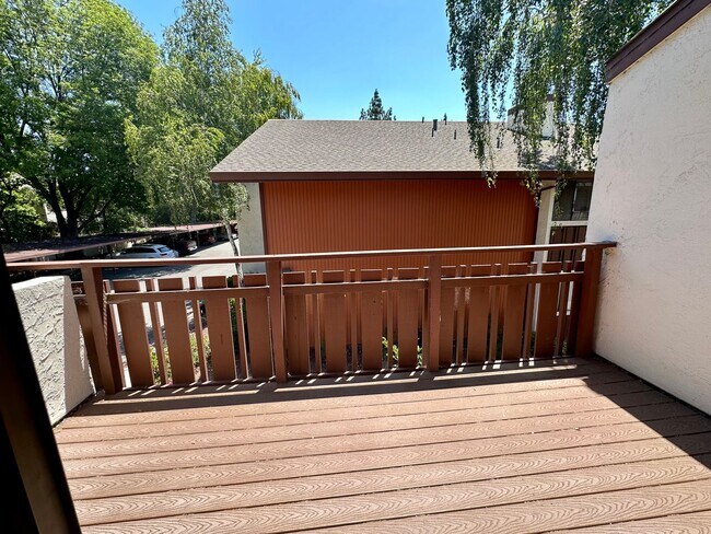 Building Photo - Spacious 2 Bed 2 Bathroom!!